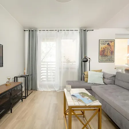 Jasny Z 2 Balkonami Partynice By Renters Wrocław