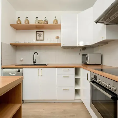 Jasny Z 2 Balkonami Partynice By Renters Apartamento *