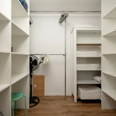 Jasny Z 2 Balkonami Partynice By Renters *