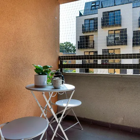 Apartamento Jasny Z 2 Balkonami Partynice By Renters *