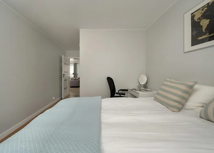 Jasny Z 2 Balkonami Partynice By Renters Apartament