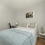 Apartment Jasny Z 2 Balkonami Partynice By Renters