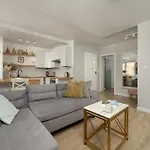 Jasny Z 2 Balkonami Partynice By Renters Apartment *