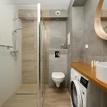 Apartment Jasny Z 2 Balkonami Partynice By Renters