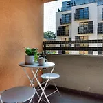 Apartment Jasny Z 2 Balkonami Partynice By Renters *