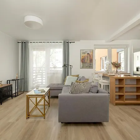 Jasny Z 2 Balkonami Partynice By Renters Breslavia