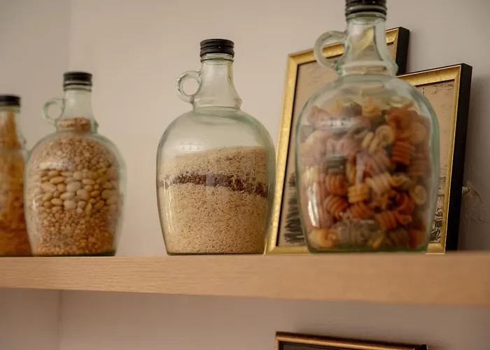 Jasny Z 2 Balkonami Partynice By Renters شقة