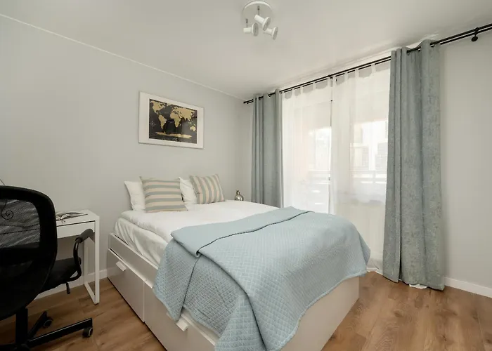 Jasny Z 2 Balkonami Partynice By Renters شقة فروتسواف